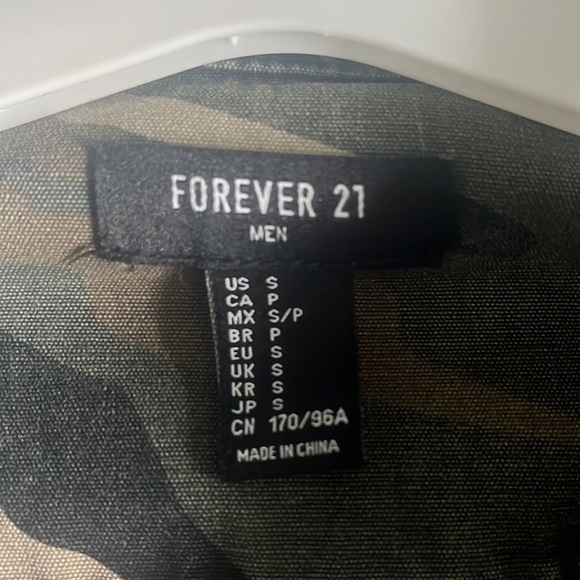Forever 21 - Picture 3 of 6